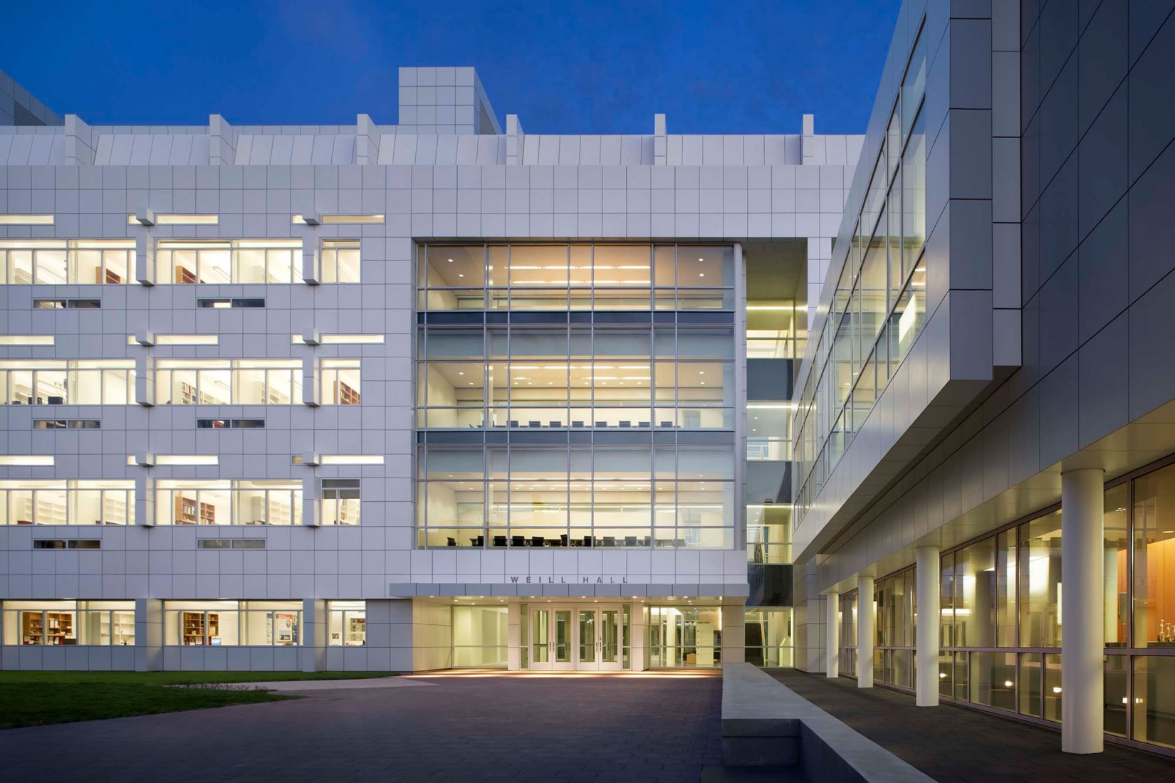 Cornell University Weill hall. Imagen de Scott Frances. Cortesía de Richard Meier Architects