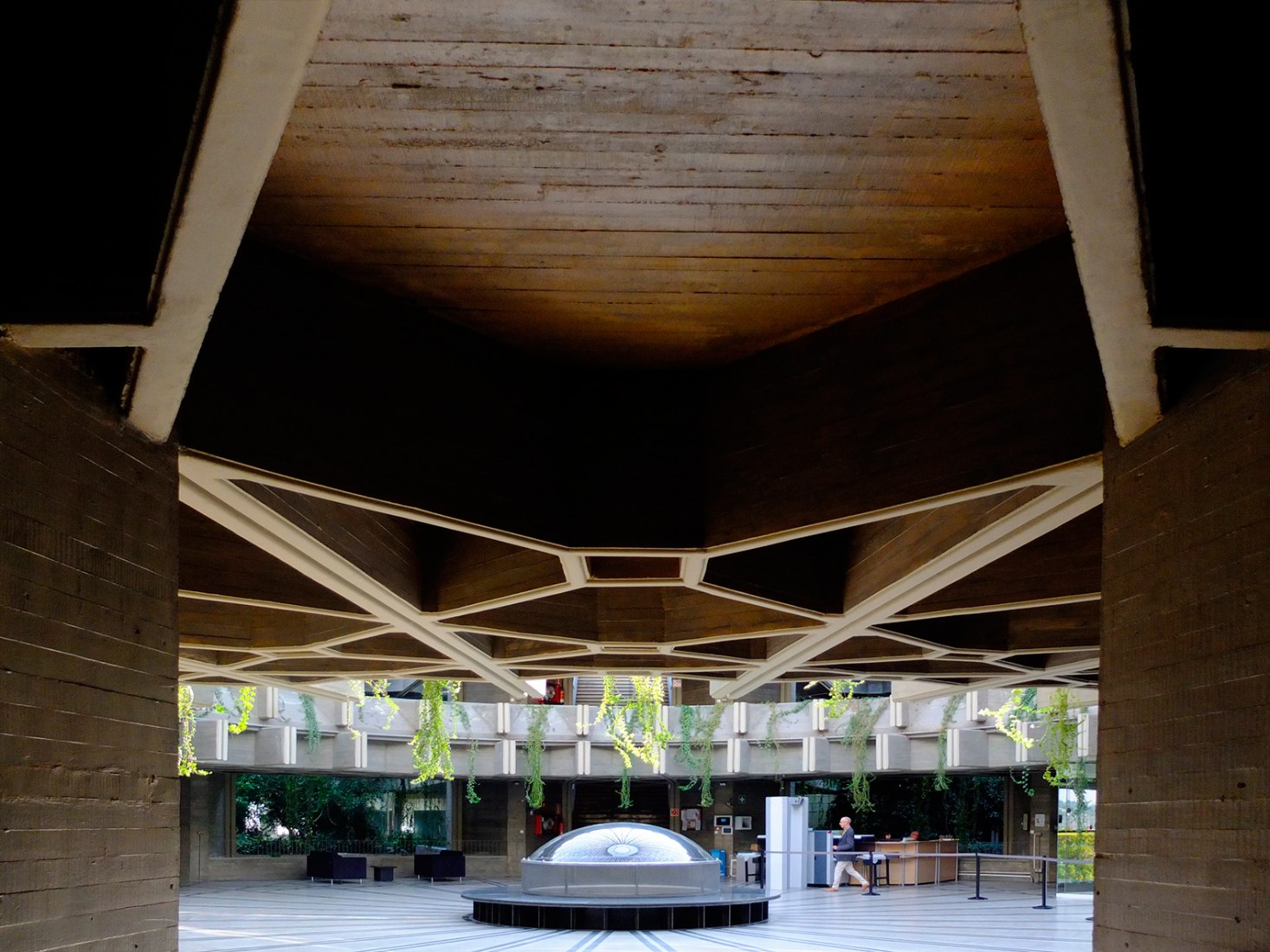 Instituto del Patrimonio Cultural de España por Fernando Higueras y Antonio Miró. Fotografía © Álvaro Lamas/METALOCUS. 