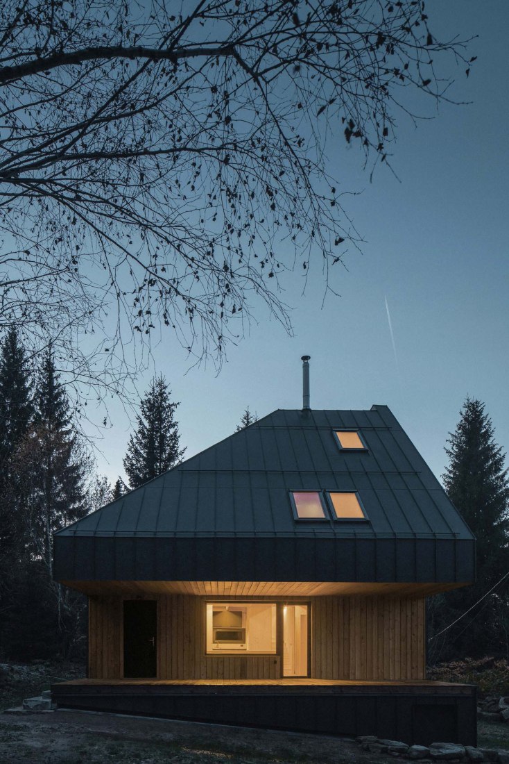 Casa de fin de semana Nové Hamry por David Zámečník. Fotografía por Petr Polák