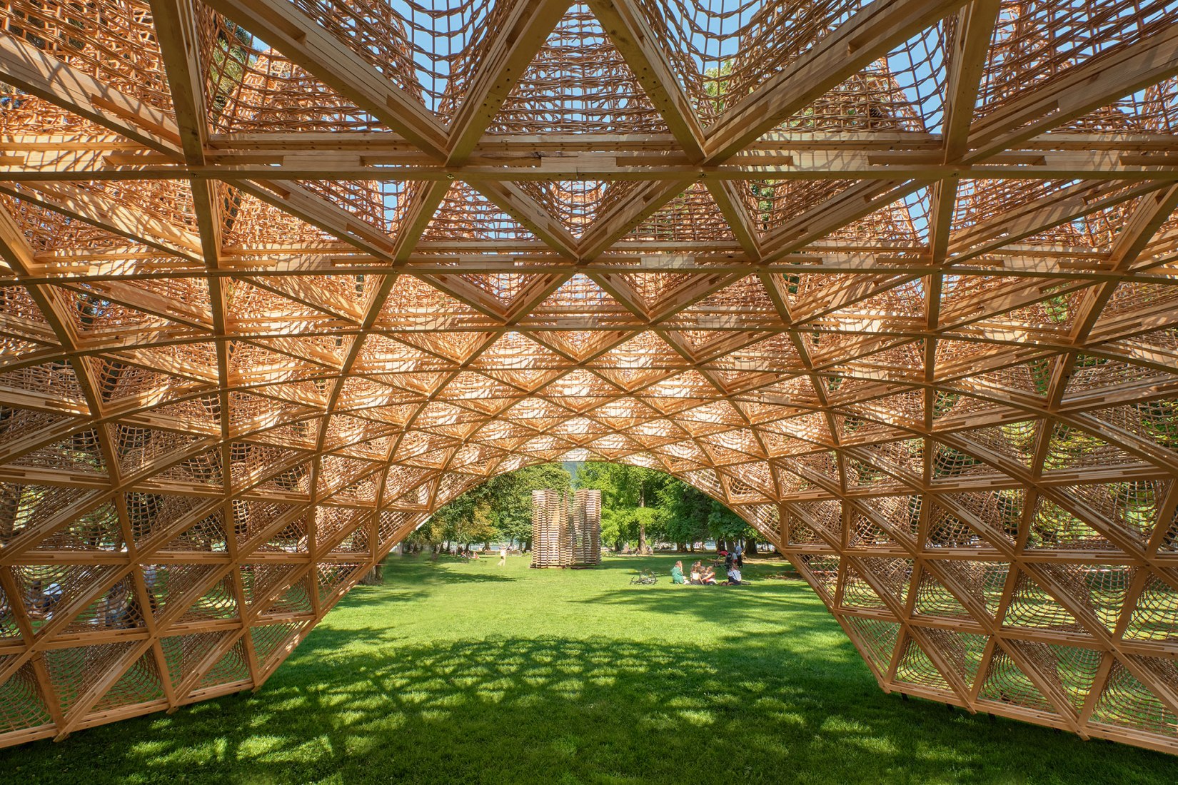 Pabellón Wicker por DJA. Fotografía por Eriks Bozis