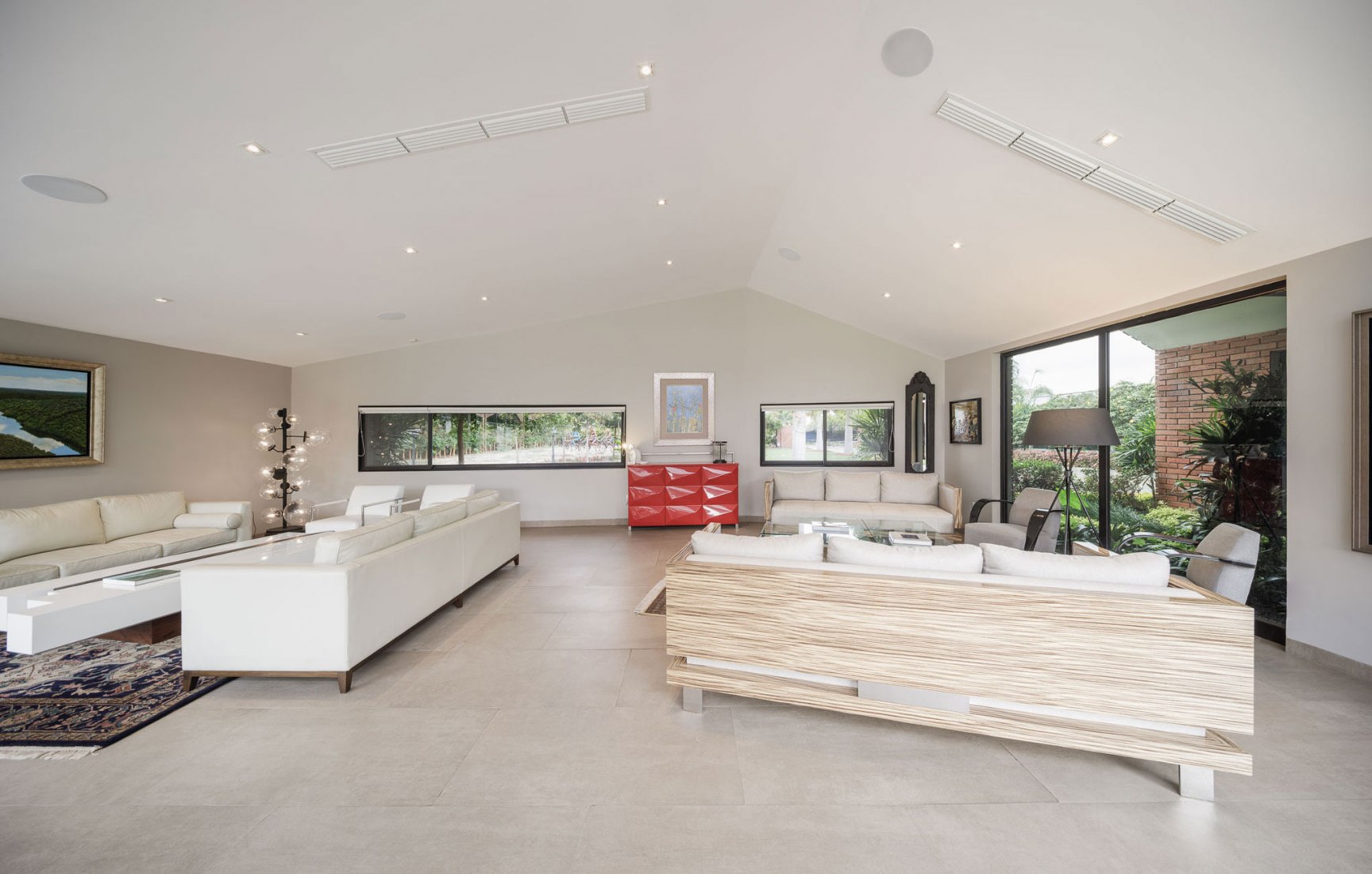 Casa El Cortijo por Felipe Assadi Arquitectos. Fotografía por Fernando Alda.