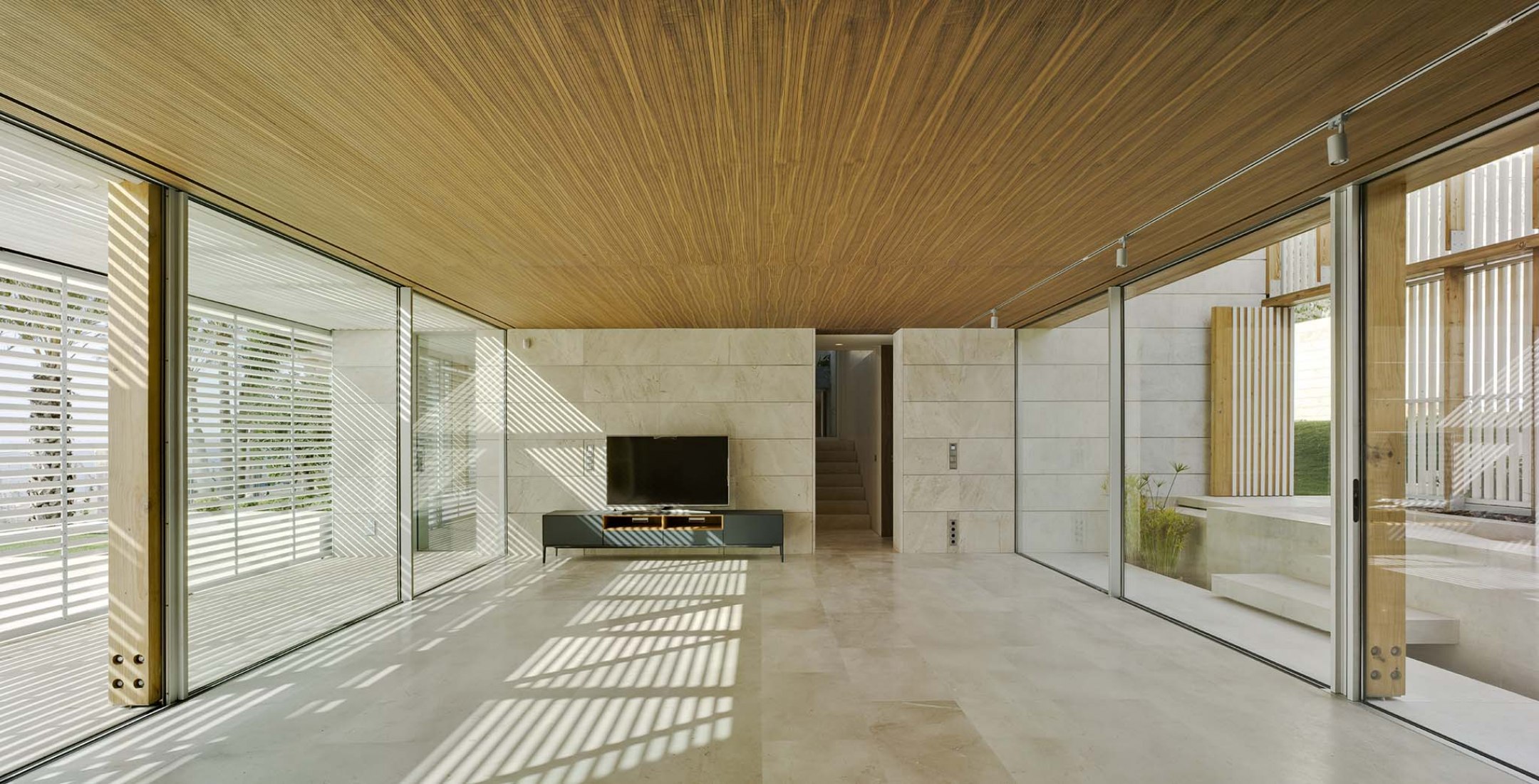 Catamaran House by Eneseis and CODA Arquitectura. Photograph by David Frutos