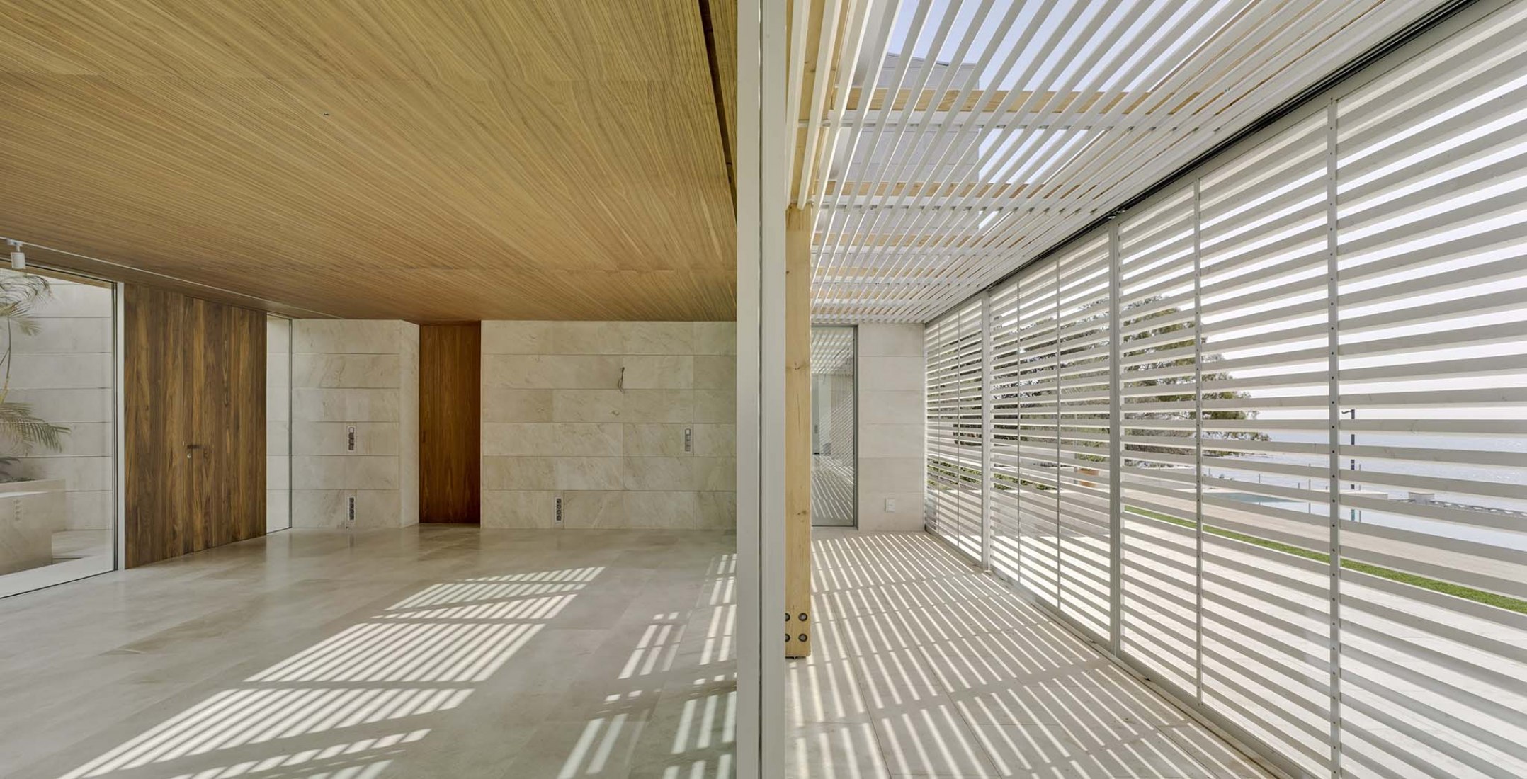 Catamaran House by Eneseis and CODA Arquitectura. Photograph by David Frutos