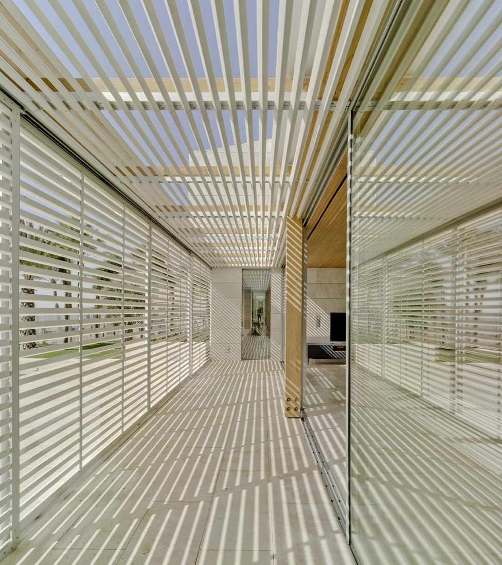 Catamaran House by Eneseis and CODA Arquitectura. Photograph by David Frutos