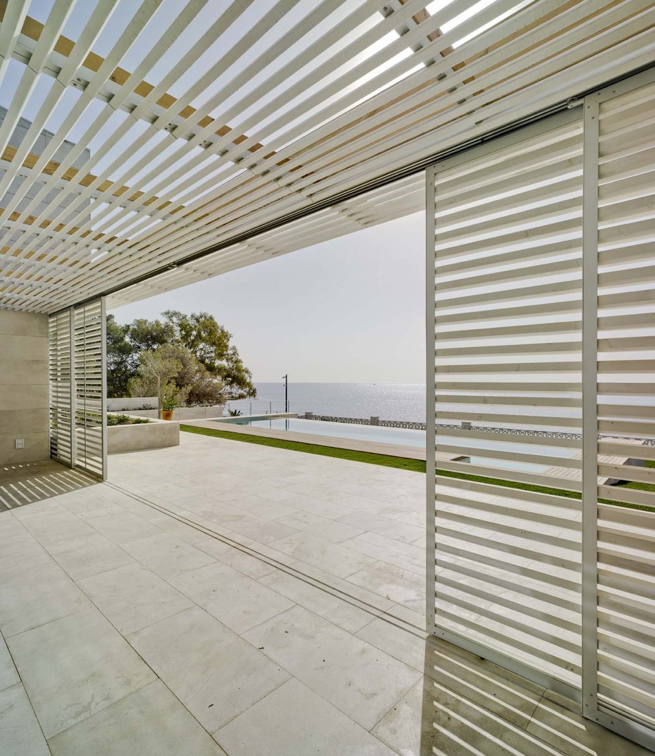 Catamaran House by Eneseis and CODA Arquitectura. Photograph by David Frutos