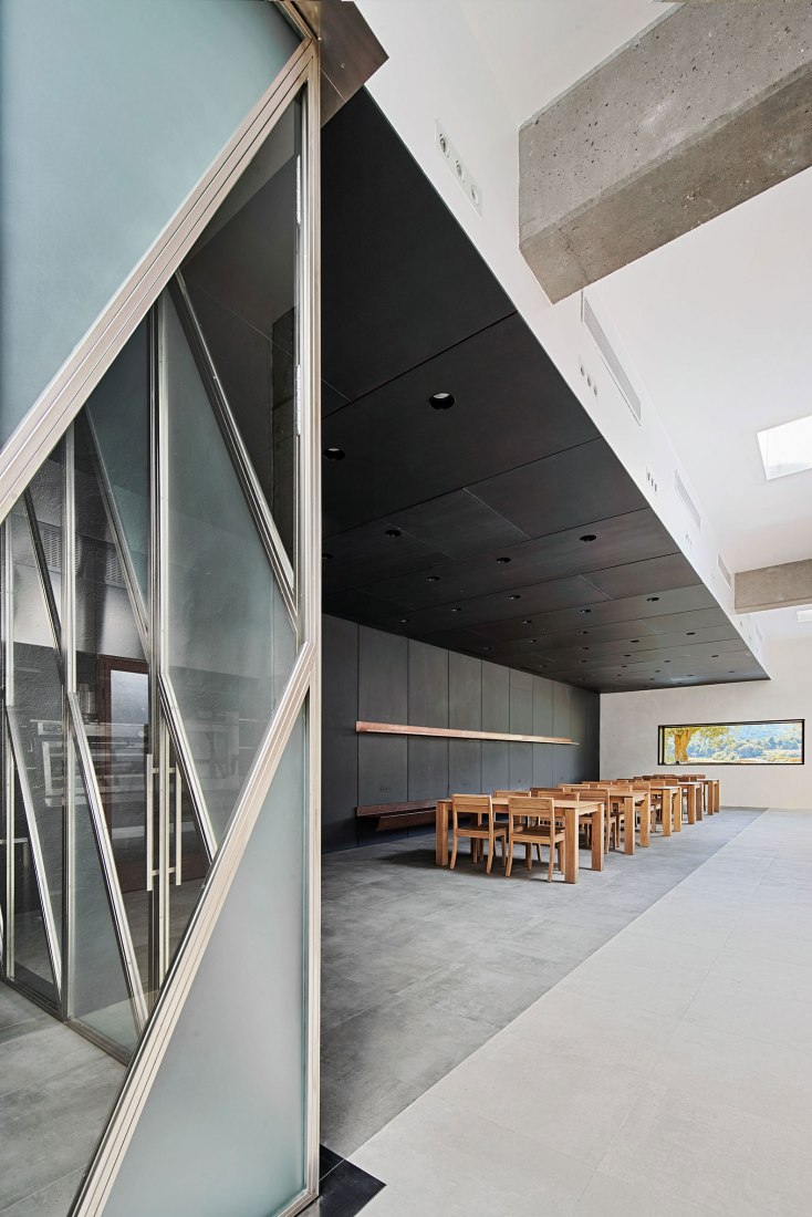 Espai Saó por Raúl Sánchez Architects. Fotografía por José Hevia.