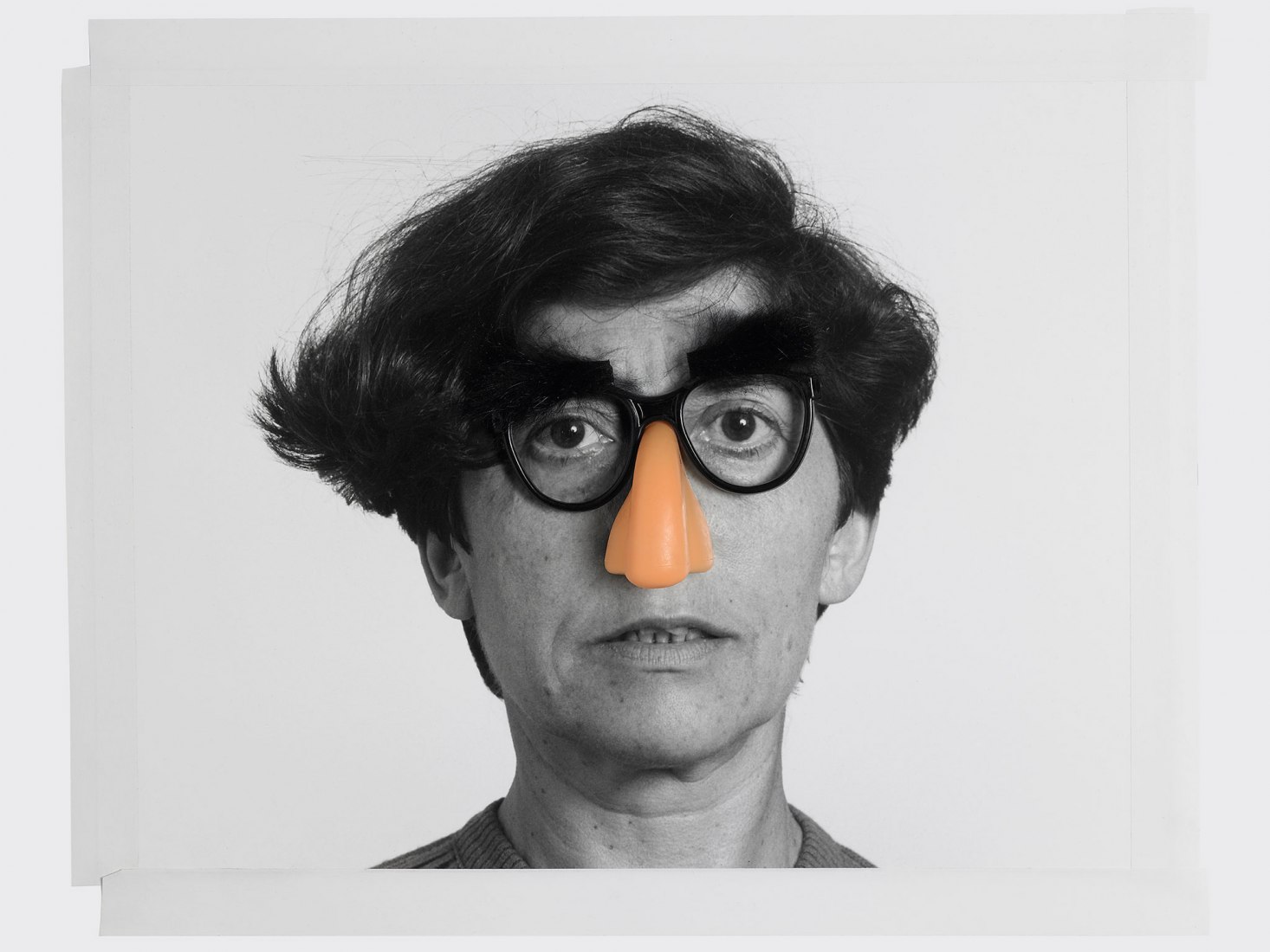 Esther Ferrer Autorretrato estilo marxista (Marxist style self-portrait), 1989 Intervened photograph 30 x 36 cm Esther Ferrer Archive © Esther Ferrer, VEGAP, Bilbao, 2018. 