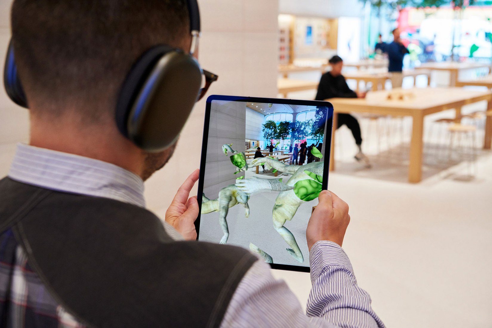 Tienda de Apple en Brompton Road Store por Foster + Partners. Fotografía por Nigel Young.
