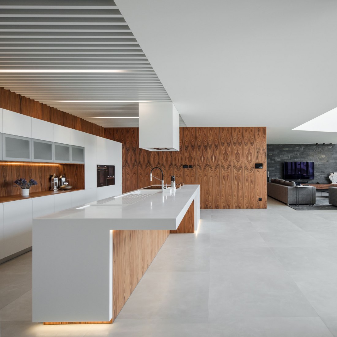 Casa Fraião por TRAMA arquitetos. Fotografía por João Morgado.