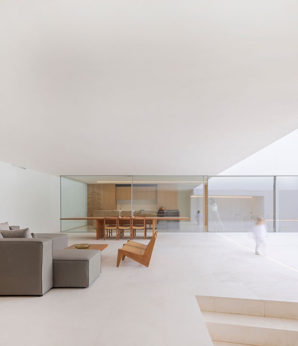 La Casa Vacía por Fran Silvestre Arquitectos. Fotografía por Fernando Guerra.