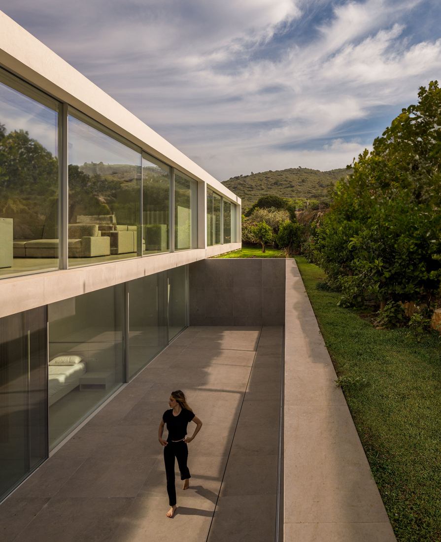 Casa en el aire por Fran Silvestre Arquitectos. Fotografía por Fernando Guerra.