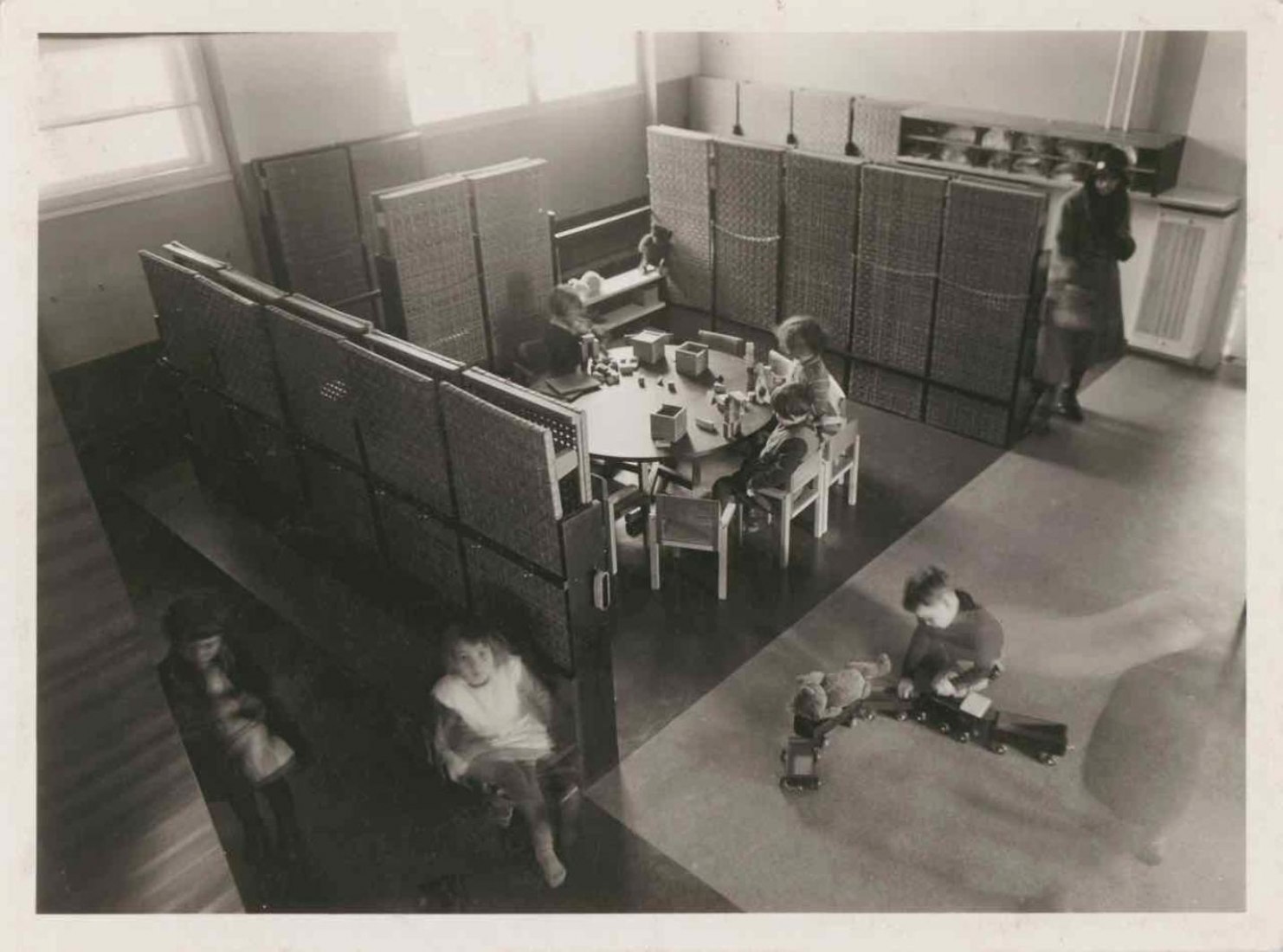 Atelier Singer-Dicker: Inside the Montessori Kindergarten at the Goethehof Public Housing Project - Playroom (detail of the folding table), Vienna, c. 1930. Phtograph by Pfitzner-Haus, 1932.