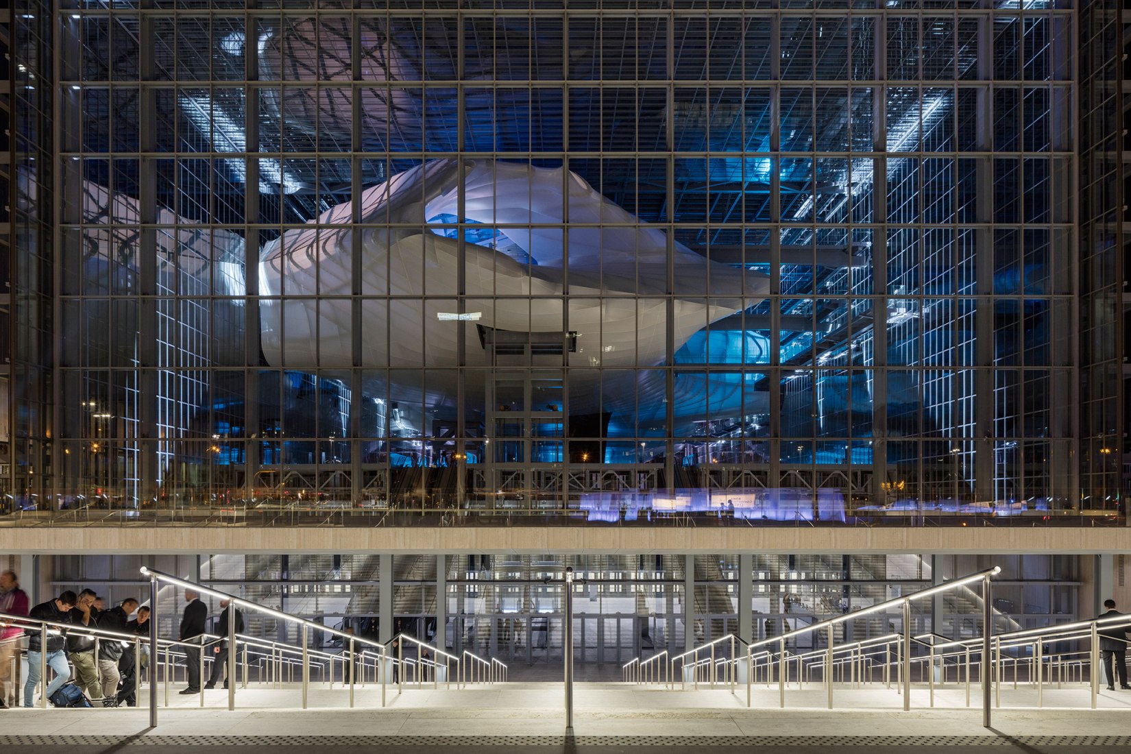 New Rome /EUR Convention Centre and Hotel ‘the Cloud’ by Studio Fuksas. Photograph © Leonardo Finotti