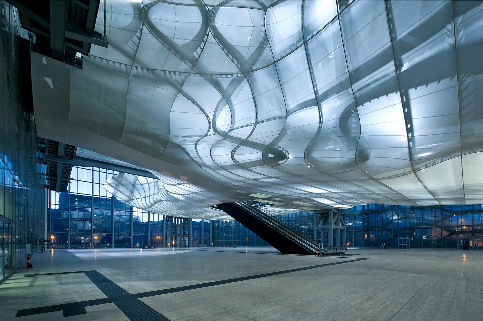 New Rome /EUR Convention Centre and Hotel ‘the Cloud’ by Studio Fuksas. Photograph © Moreno Maggi