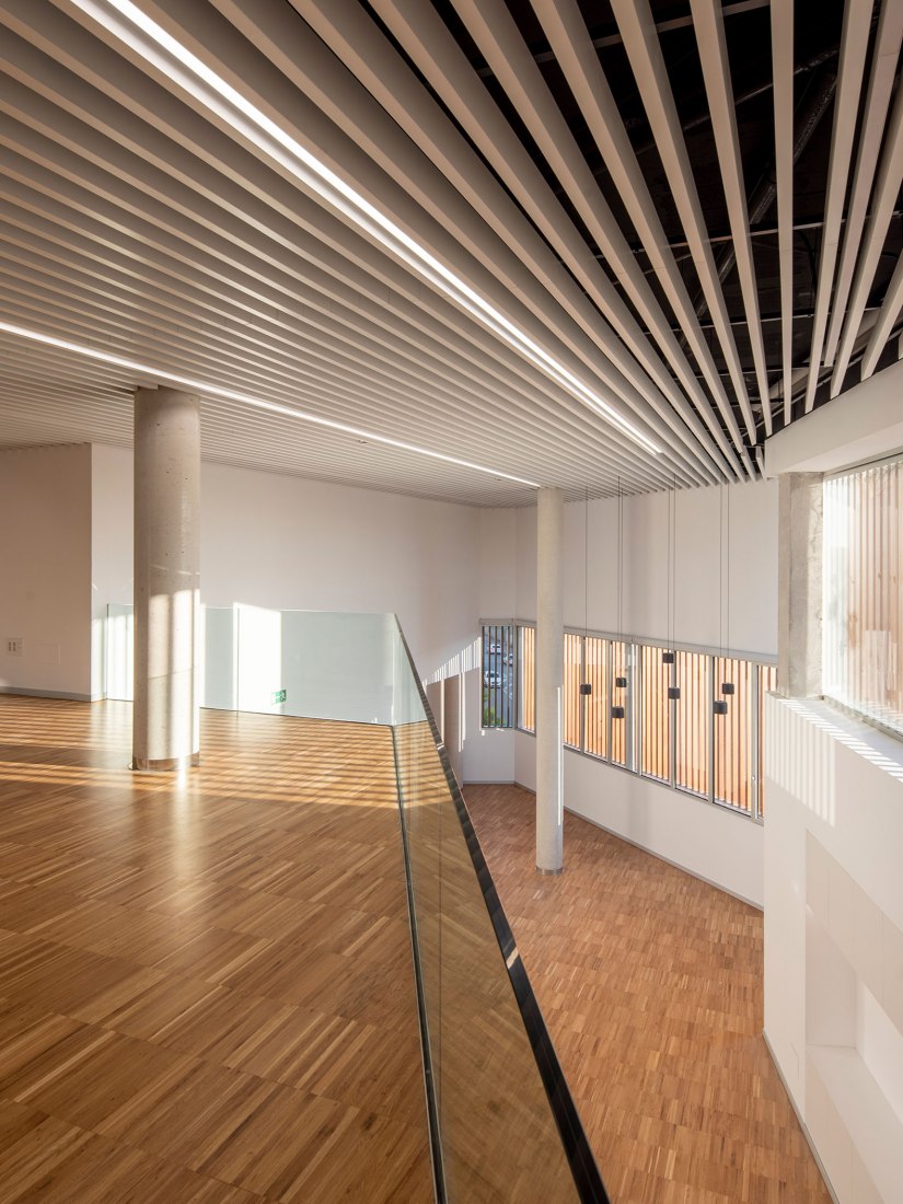 Biblioteca Municipal de Nigrán por Gándara Pons Arquitectos. Fotografía por Héctor Santos-Díez.