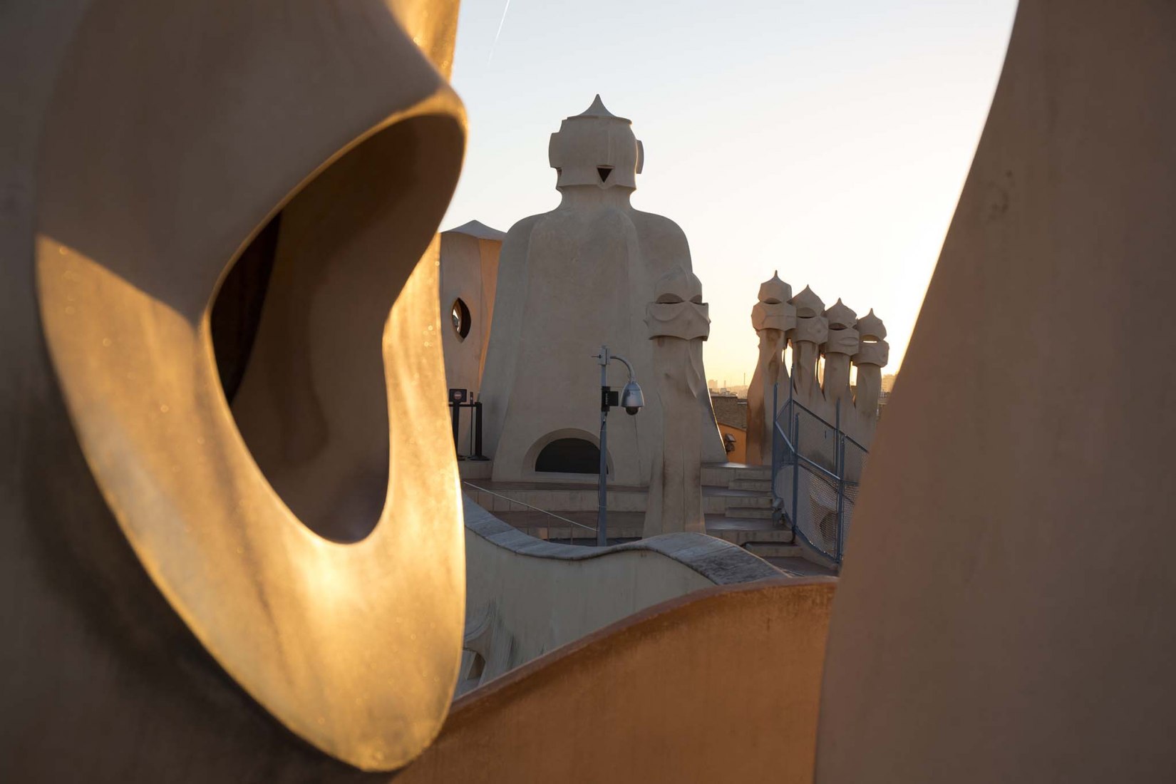 La Pedrera by Antoni Gaudí. Photograph by Glob@l Comunicació; Helena Encinas y Pepe Encinas.
