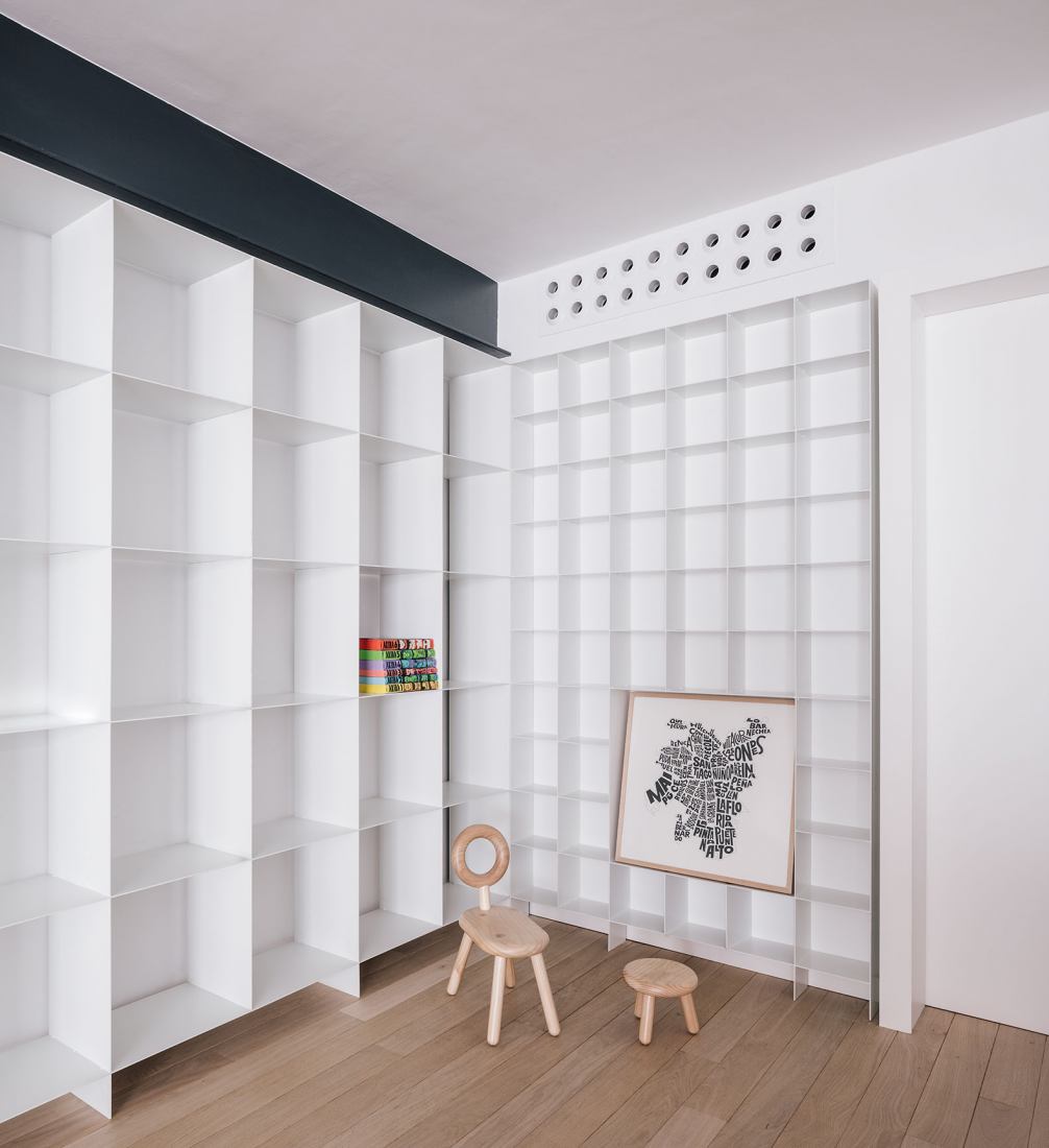 "Isabel la Catolica" House by Agustín Gor (GRX arquitectos). Photograph by ImagenSubliminal.