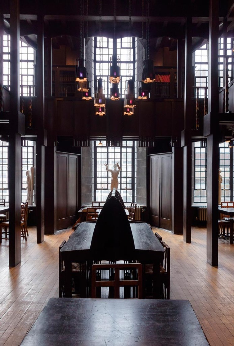Inside view Charles Rennie Mackintosh’s library, before the fire, 2/04/2014. Image © Robert Proctor. Image cortesy via GSA.