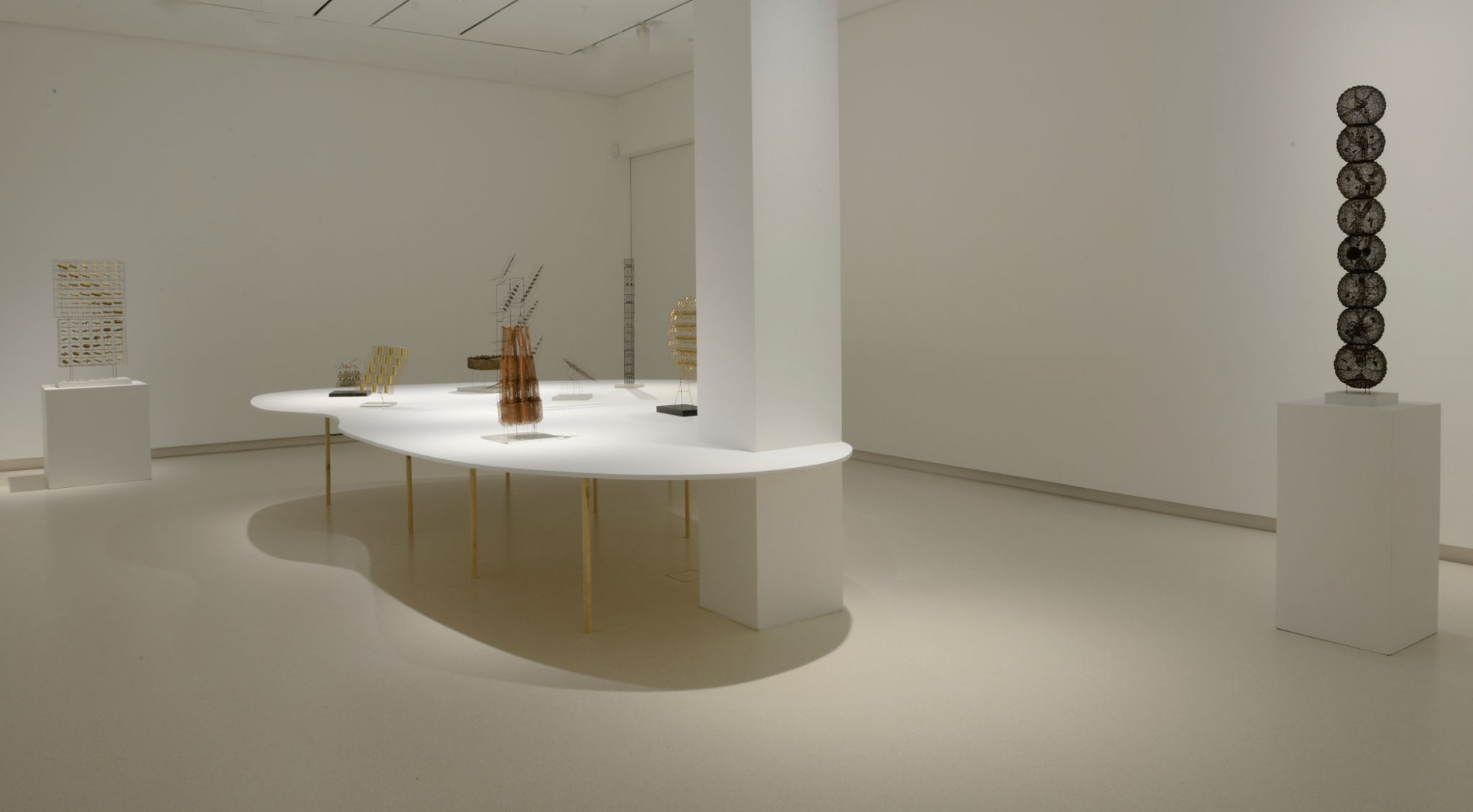 Installation view: Günter Haese, Sculptures. Image courtesy of Galería Elvira González.