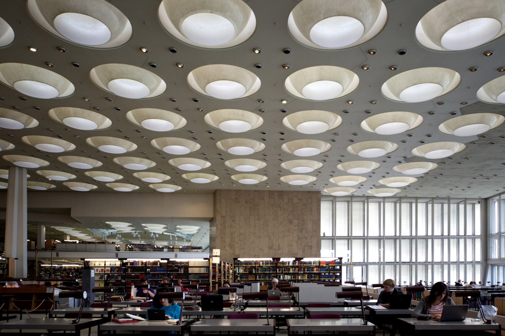 Interior view. Berlin State Library by Hans Scharoun and Edgar Wisniewski, 1967-1978, Berlin, Germany. Photography © Thomas Guignard.