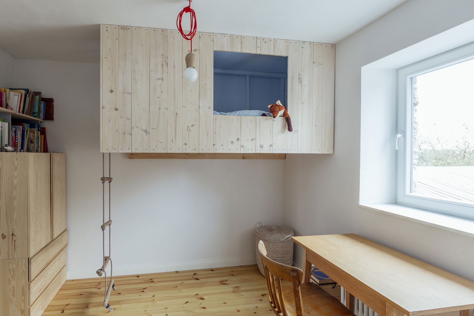 Haus WW by Heltwerk Architekten. Photograph by Fiona Körner