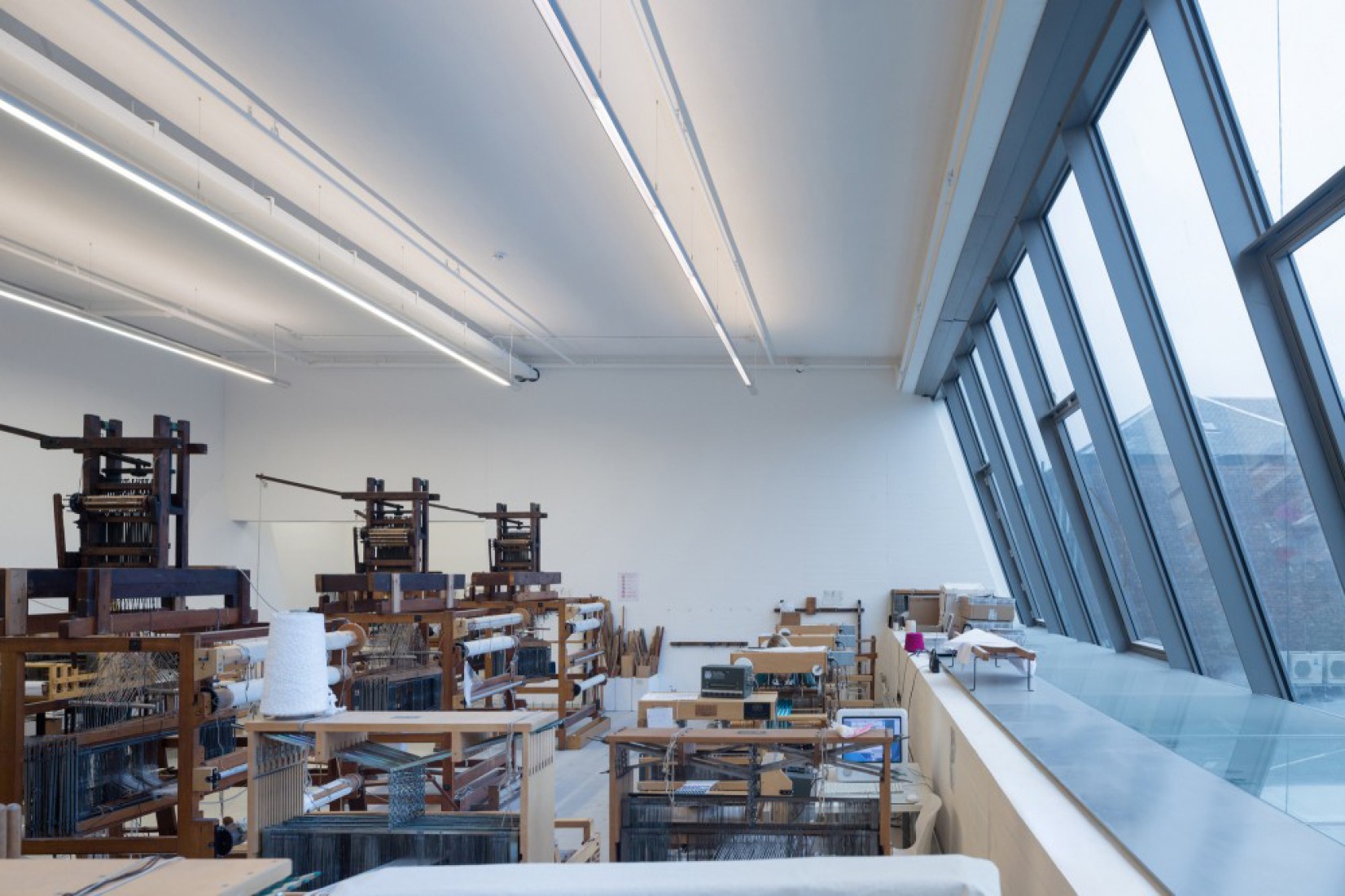 Interior de la nueva ampliación del campus de la Escuela de Arte de Glasgow School por Steven Holl Archtiects. 
