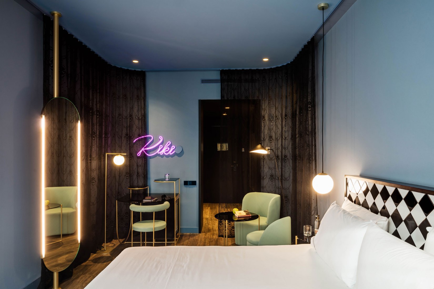 Hotel Axel por El Equipo Creativo. Fotografía por Adrià Goula.