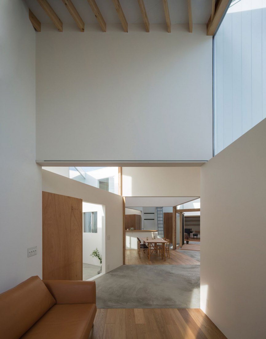 House in Hokusetsu by Tato Architects/Yo Shimada. Photograph by shinkenchiku sha.
