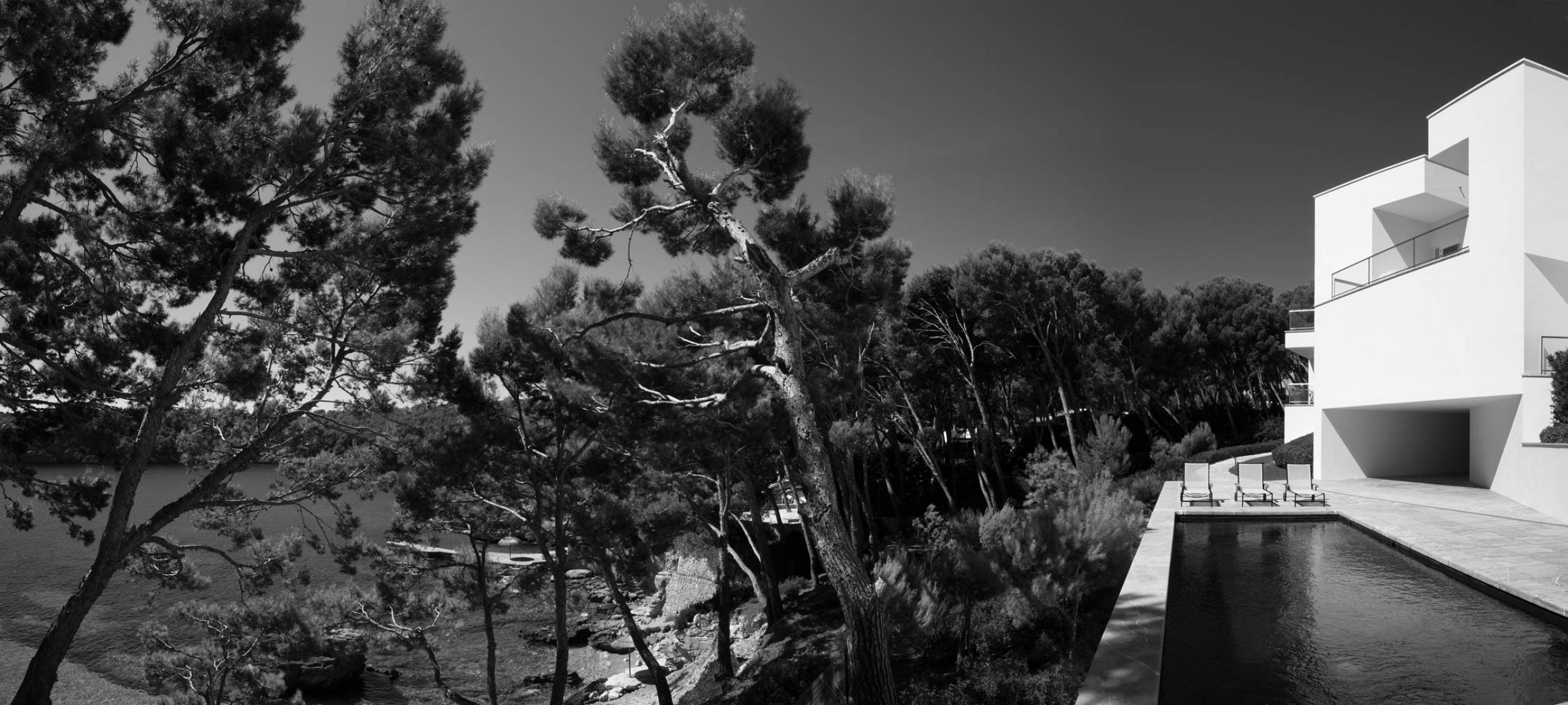 Una Casa en Mallorca por Álvaro Siza. Fotografía por Juan Rodríguez