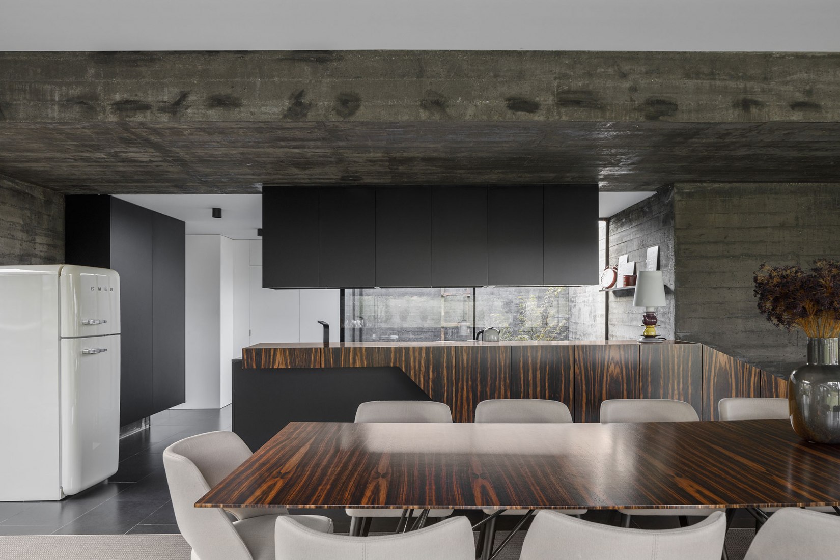 Casa dos Sobreiros por Hugo Pereira Arquitetos. Fotografía por Ivo Tavares Studio