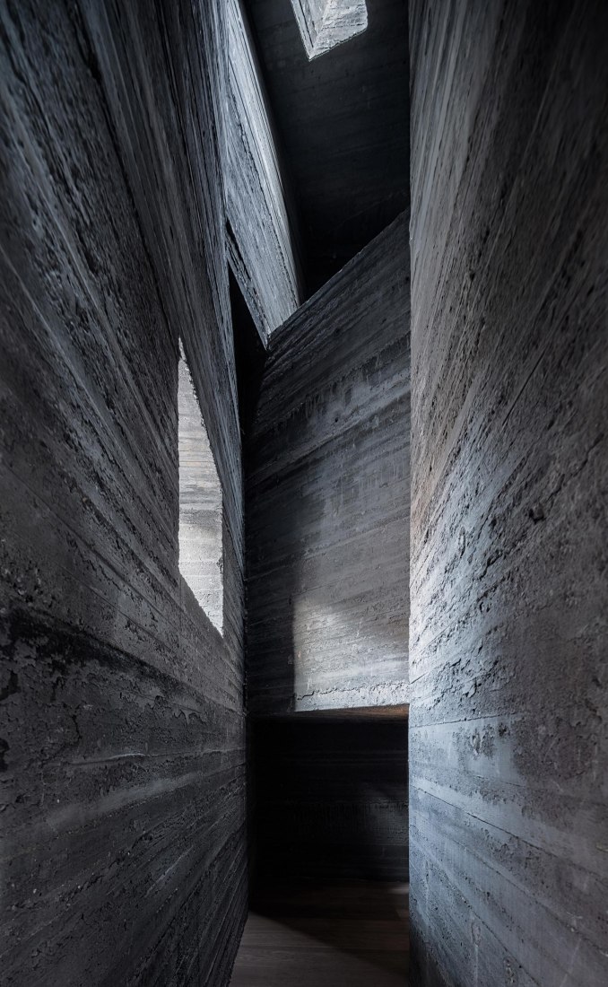 Micro Hutong. Photograph © Wu Qingshan, ZAO/standardarchitecture.