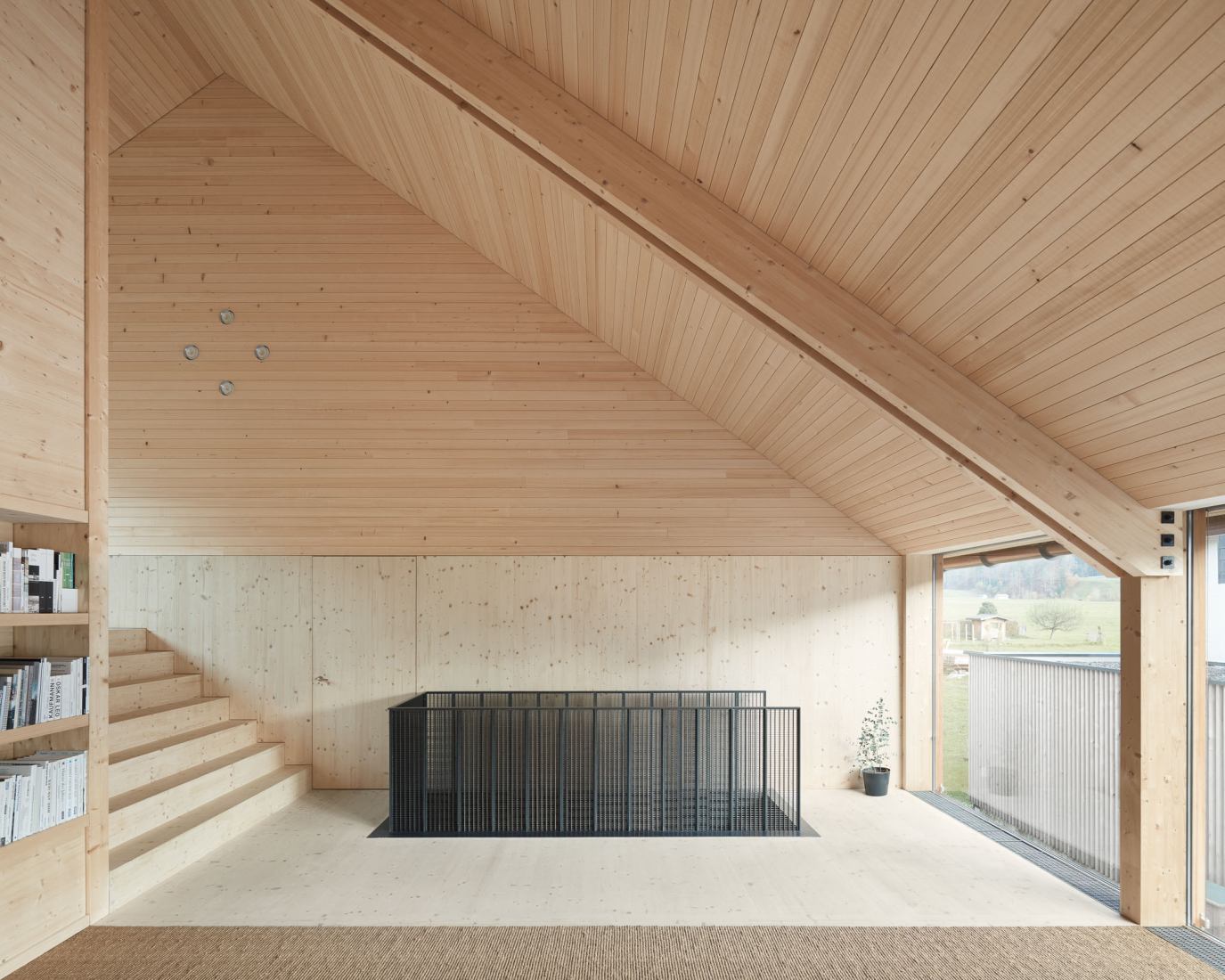 Revitalización Kriechere 70 por Innauer Matt Architekten. Fotografía por Adolf Bereuter.