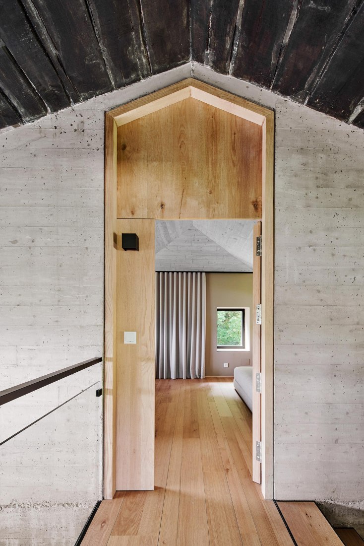 Landaburu Borda Rural House by Jordi Hidalgo Tané. Photograph by José Hevia