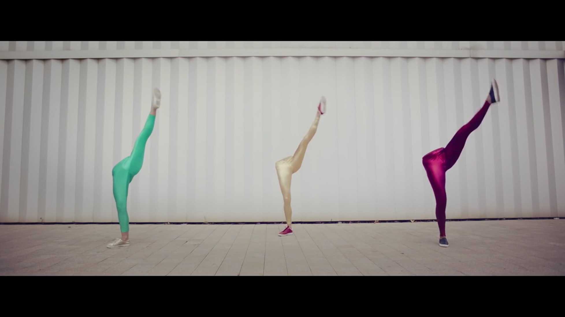 "Gone" por JR JR. Corte de vídeo.