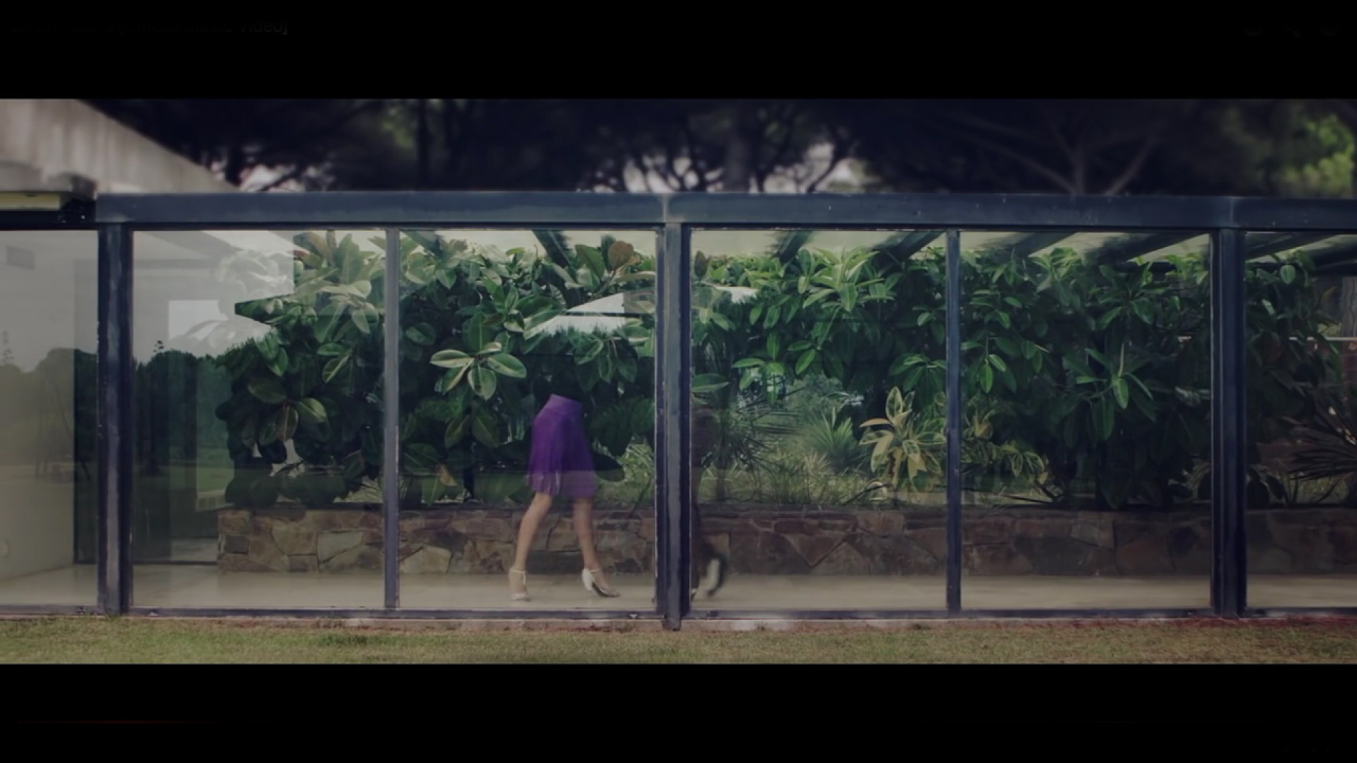 "Gone" por JR JR. Corte de vídeo.