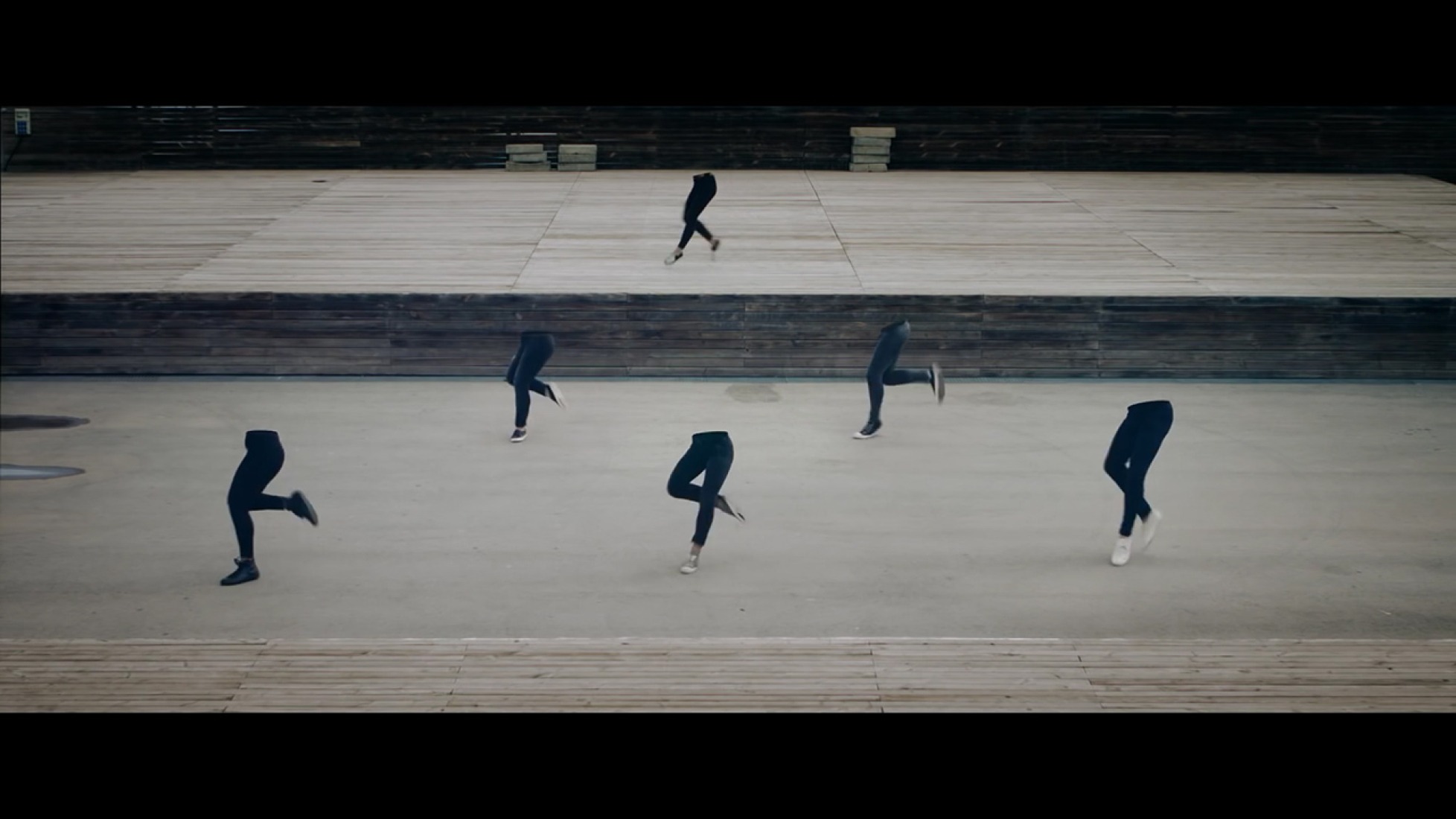 "Gone" por JR JR. Corte de vídeo.