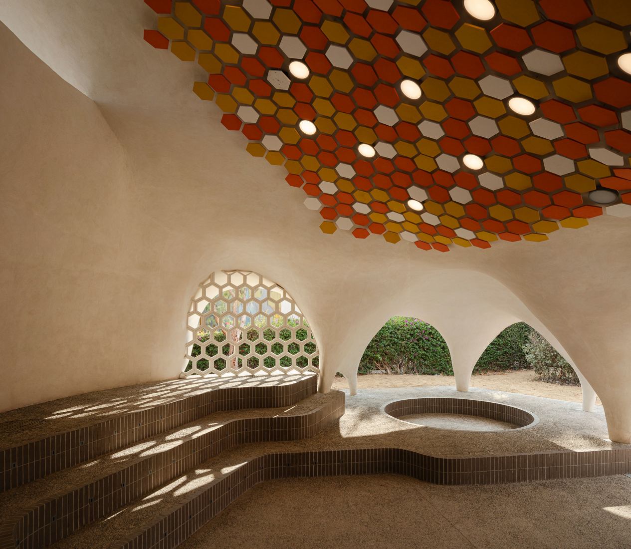 Pavilion E4 by Juan Gavilanes Veláz de Medrano, Ferrán Ventura Blanch. Photograph by Fernando Alda.