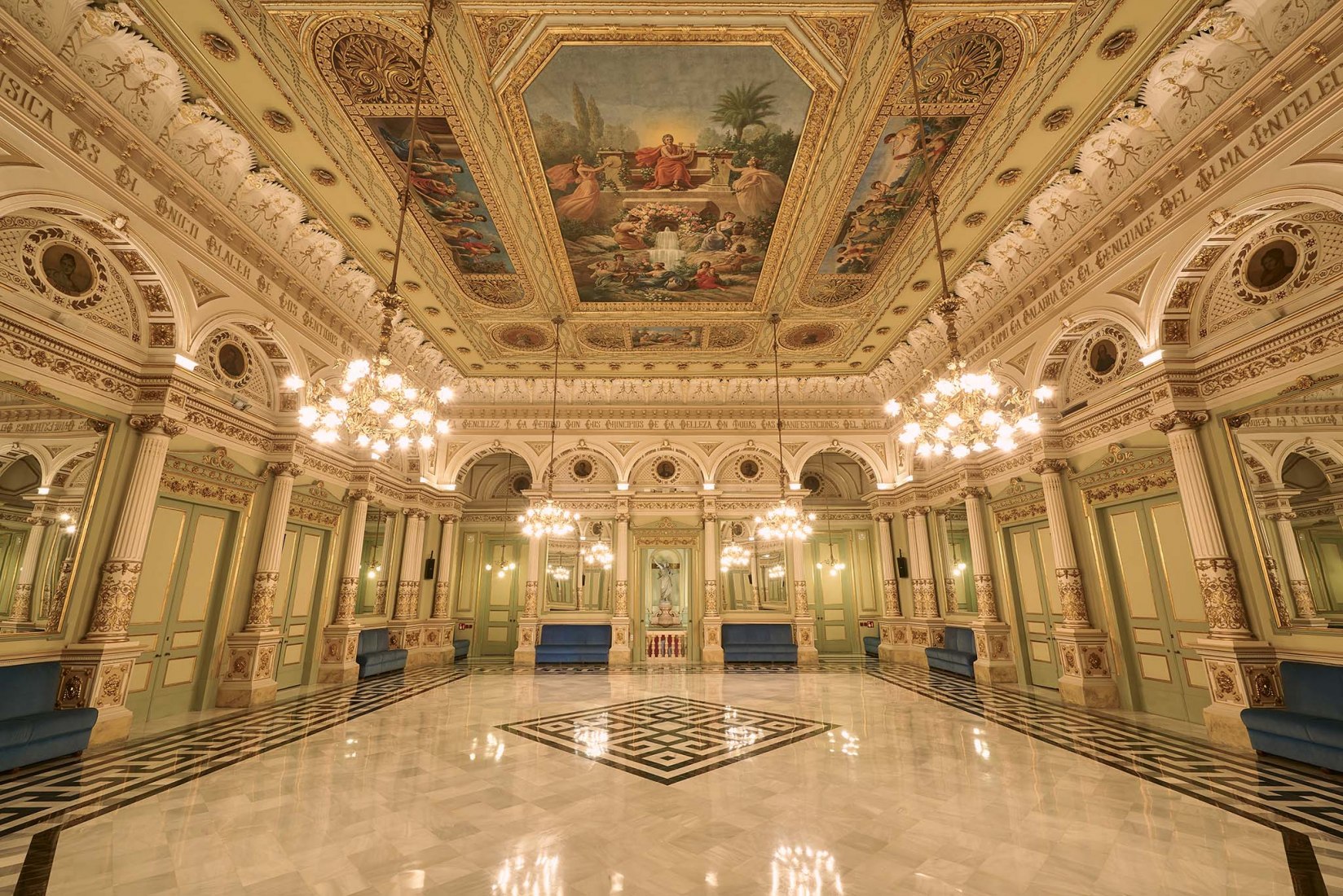 175 years of the Gran Teatro del Liceo de Barcelona. Photograph by Paco Amate