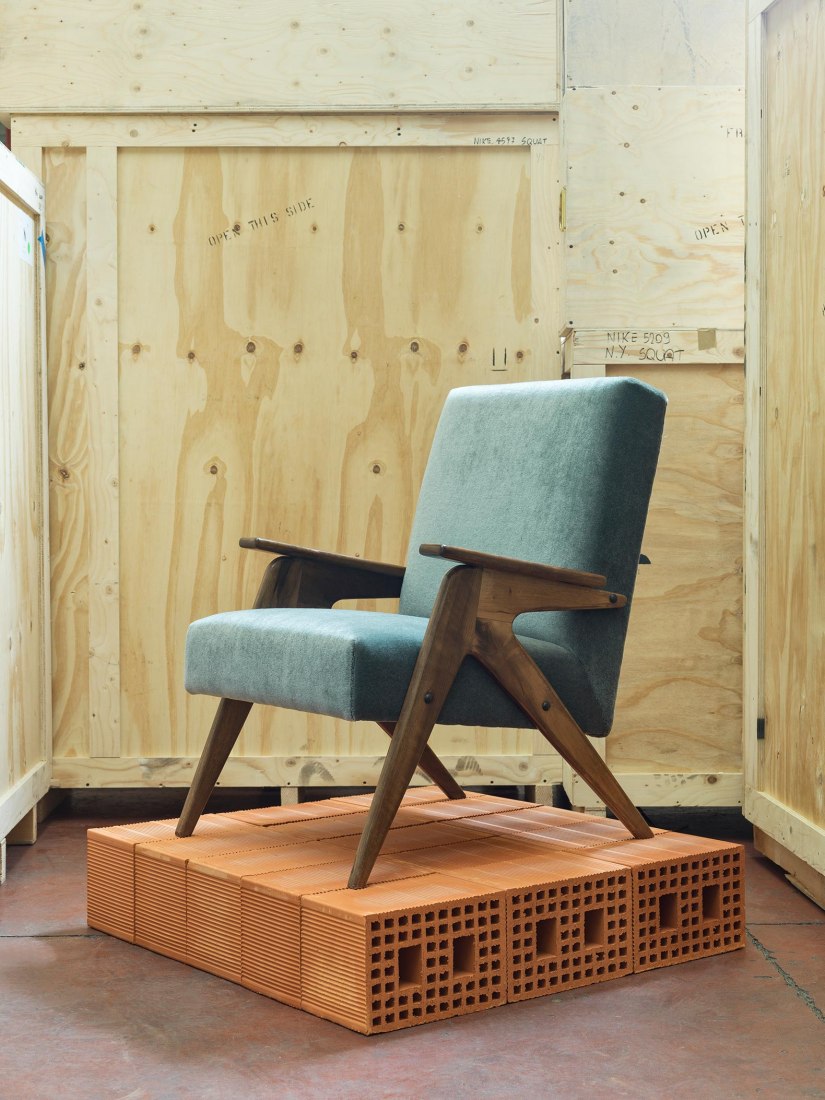 Two Tridente armchairs / P9 by Estúdio de Arte Palma: Lina Bo Bardi and Giancarlo Palanti, São Paulo. Design: Giancarlo Palanti Brazil, 1948 Jacarandà wood, fabric upholstery by Janet Yonati 100% Mohair velvet. With the support of Instituto Bardi | Casa de Vidro 64 x 84 x h 88 cm (25.2 x 33.1 x 34.6 in). Photograph by Ruy Texteira, courtesy of Nilufar Gallery, Milan.