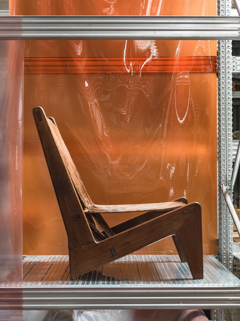 Two Zig Zag armchairs by Estúdio de Arte palma: Lina Bo Bardi and Giancarlo Palanti, São Paulo, used for the foyer of the Teatro Cultura Artística, São Paulo. Design: Giancarlo Palanti Brazil, 1949-1950. Cabreuva wood, Cavallino leather upholstery. With the support of Instituto Bardi | Casa de Vidro 55,4 x 90 x h 81,5 cm (21,8 x 35,4 x h 32,1 in). Photograph by Ruy Texteira, courtesy of Nilufar Gallery, Milan.