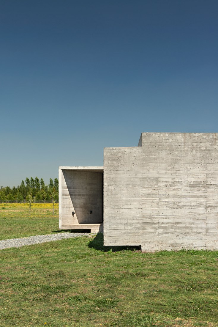 Casa de Campo por Luciano Kruk Arquitectos. Fotografía por Daniela Mac Adden.