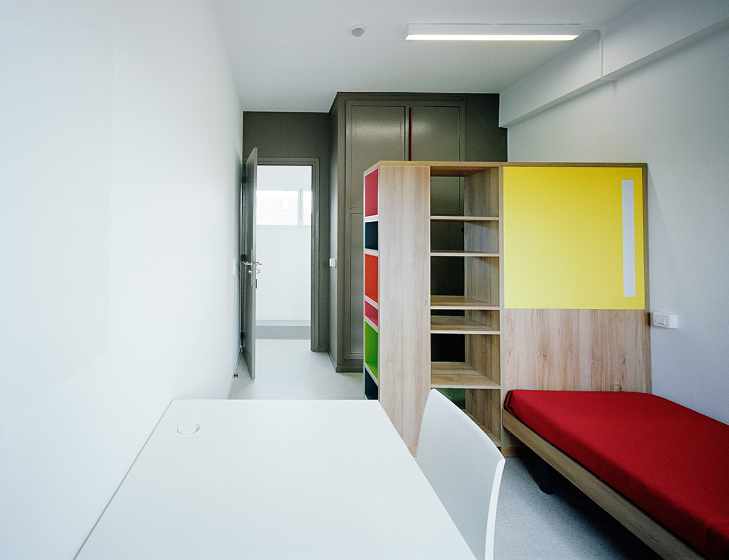 Vista interior. Residencia de estudiantes Casa de México por Atela Architectes. Fotografía © Gerardo Custance.