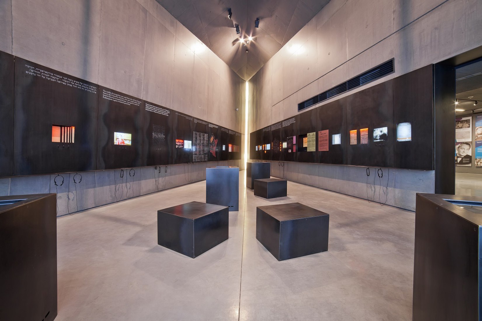 Vista interior del Museo de la Familia Ulma por Nizio Design International. Fotografía © L.Kwartowicz. Imagen cortesía de Nizio Design International.