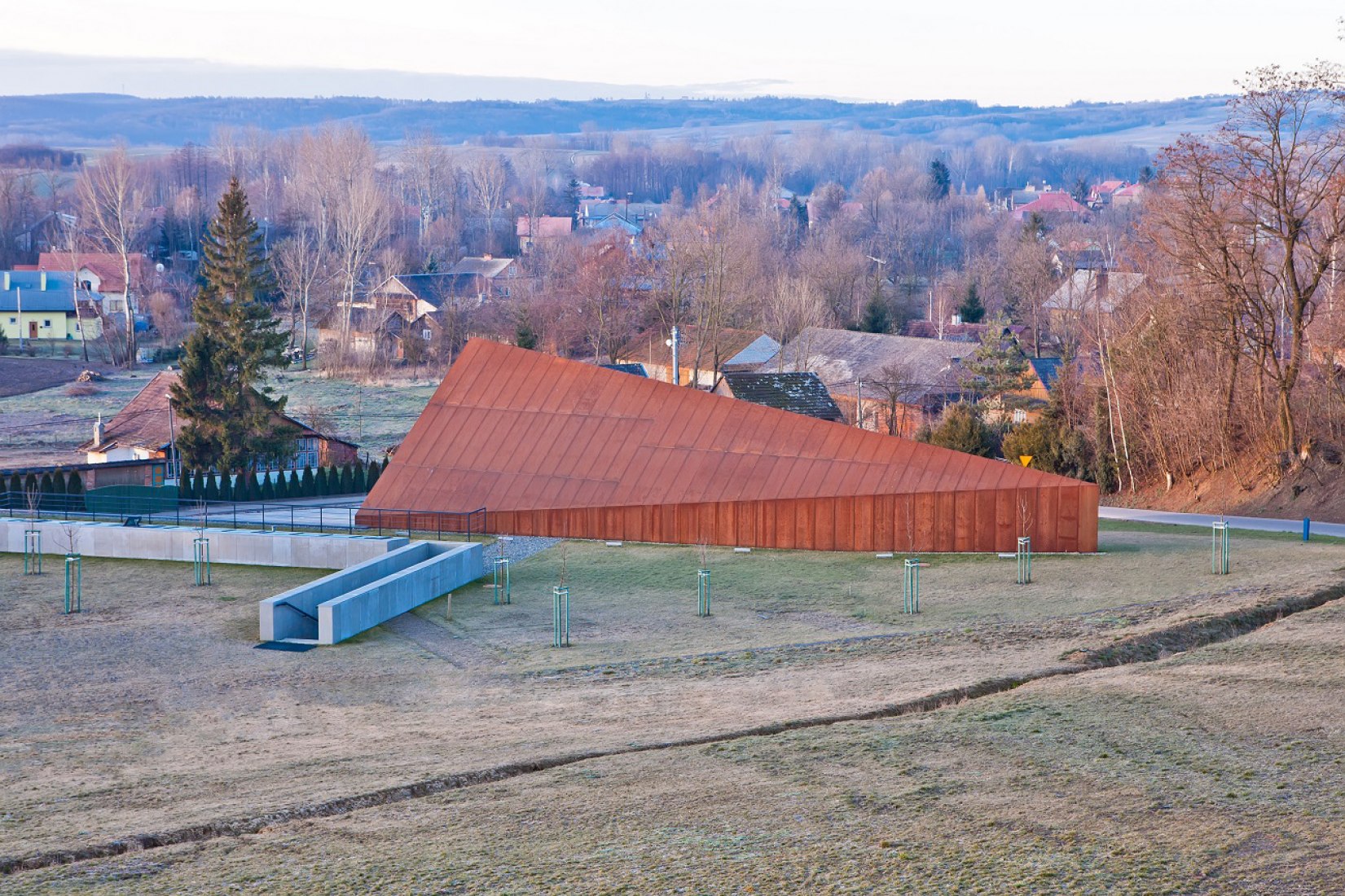 Vista exterior del Museo de la Familia Ulma por Nizio Design International. Fotografía © L.Kwartowicz. Imagen cortesía de Nizio Design International.