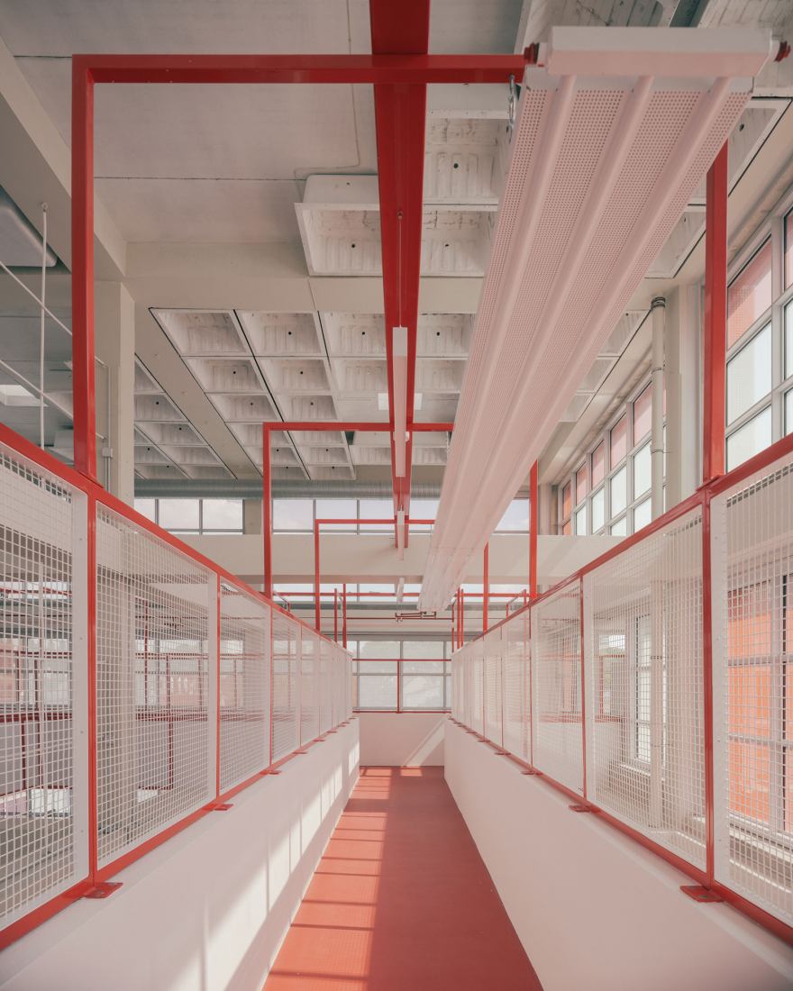 Escuela secundaria Ana Frank por MARS Architectes. Fotografía por Charly Broyez.