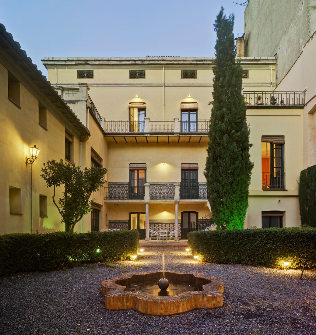 Student dormitory. Loop Homes Palace by Martín Lejarraga. Photograph by David Frutos
