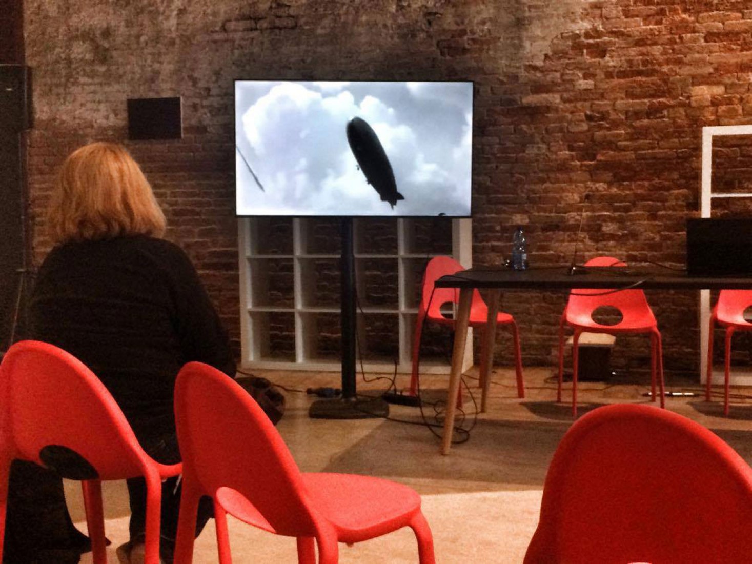 Vídeo. Simulacra and Simulation: Hommage a Jean Baudrillard (5’ 59”) por Francesco Proto.