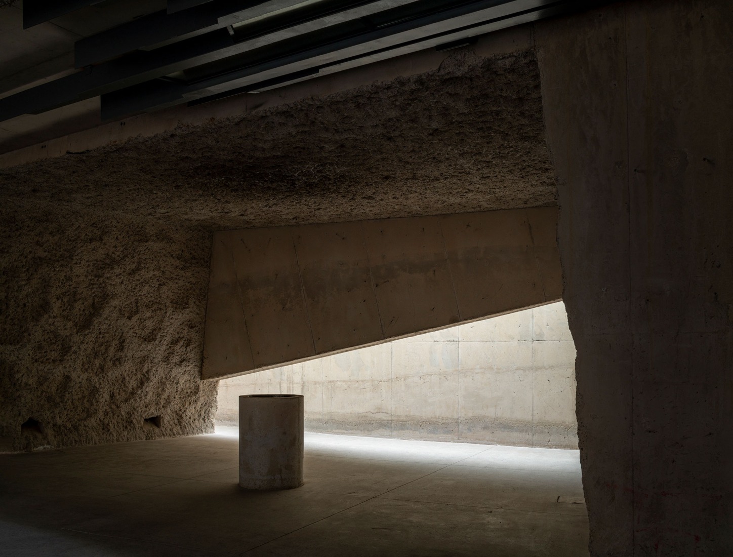 Iglesia Las Chumberas por Fernando Menis. Fotografía por Hisao Suzuki.