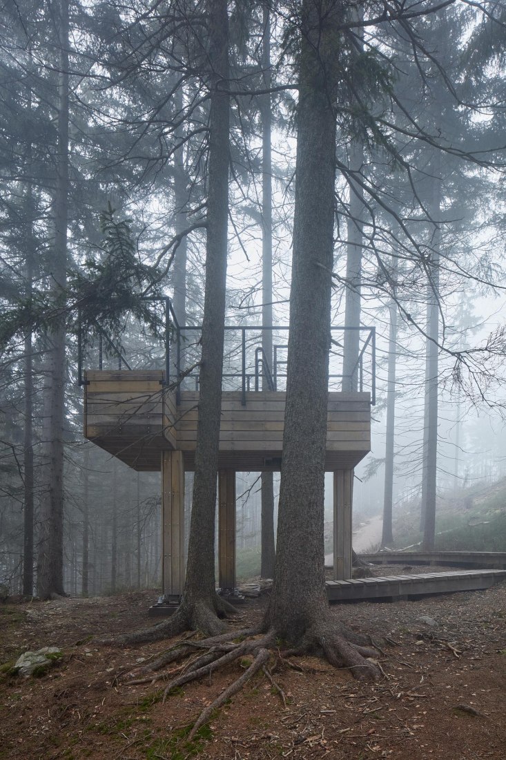La oveja. La Patrulla de Guardia por Mjölk architekti. Fotografía por BoysPlayNice.
