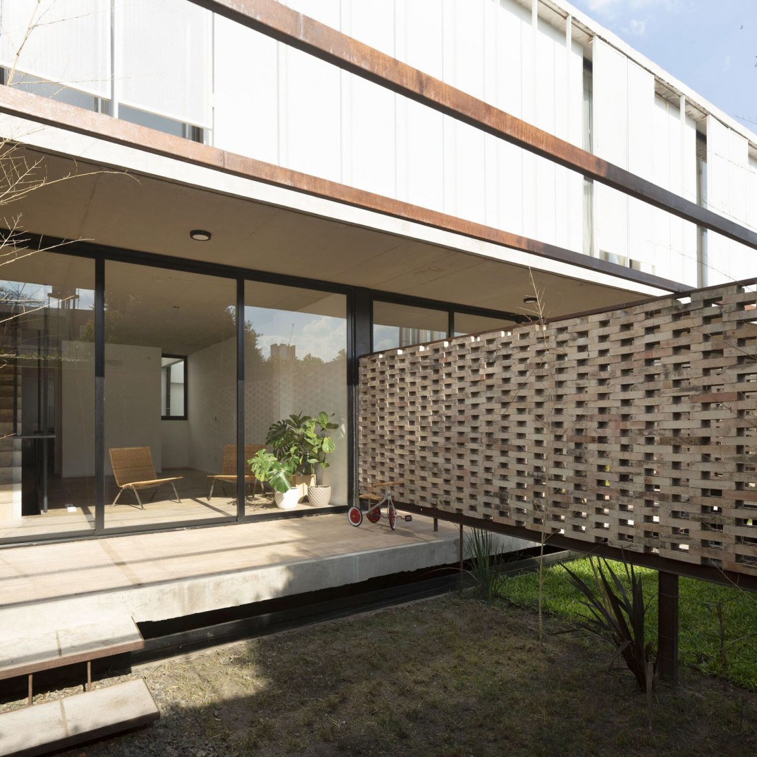 8 Casas por Lucas Nicolas Geya. Fotografía por Javier Agustin Rojas.